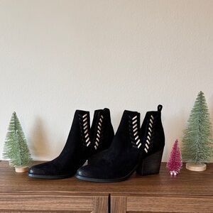 Like new! Carlos by Carlos Santana Black Ankle Booties